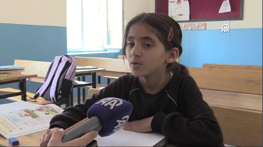 Bu okulda 3 yıldır tek bir öğrenci var. 9 yaşındaki Hasret artık sınıf arkadaşı istiyor - Resim: 11